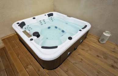 pool jacuzzi