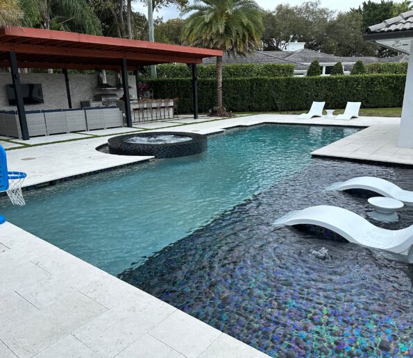 Luxuries pool Create by Db pool and Spa Inc in Miami